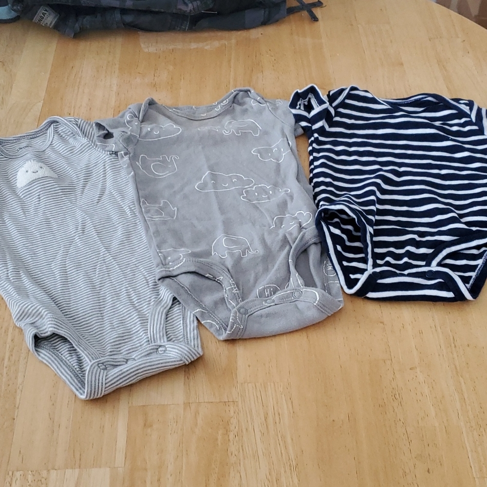 Baby boy onesises 6months